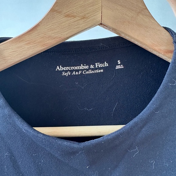 Abercrombie & Fitch long sleeve body suit
Size S 
Color is black - Picture 3 of 4